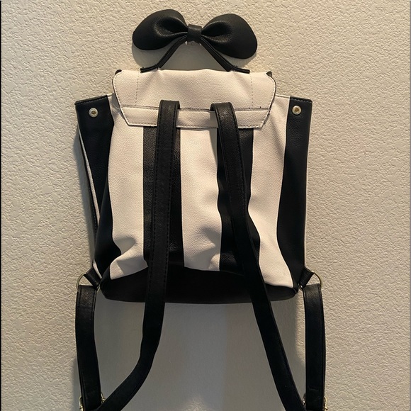 Betsey Johnson Backpack with adjustable straps - Picture 4 of 7